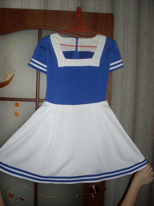 продам платье подростковое 46 разм.