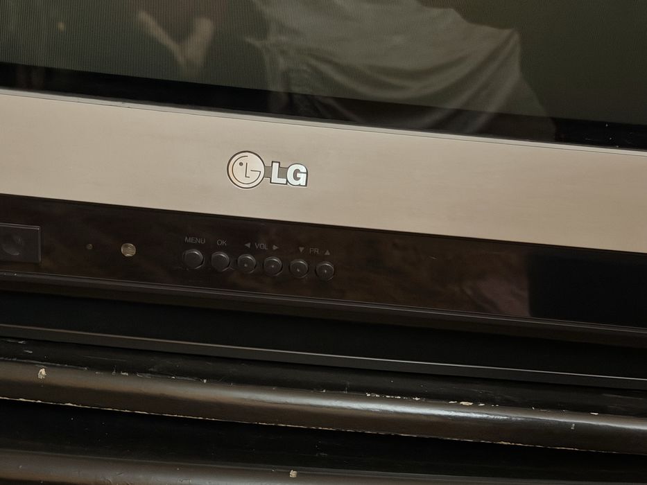 Продам телевизор LG Flatron кинескопный