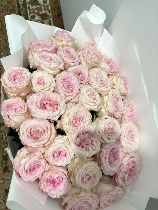 Белые розы 31 штук