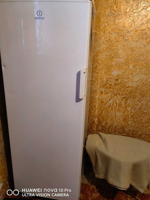 Продам морозильник