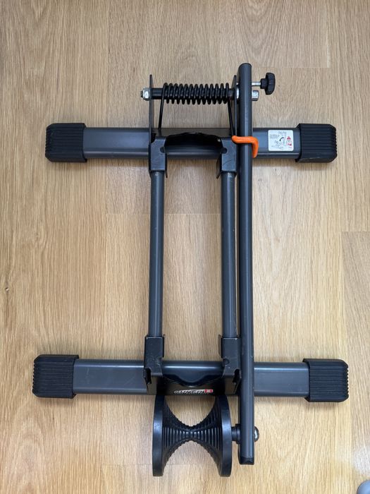 Сгъваема стойка за велосипед