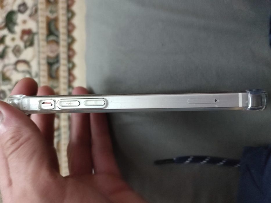 Iphone 12 в отличном состоянии