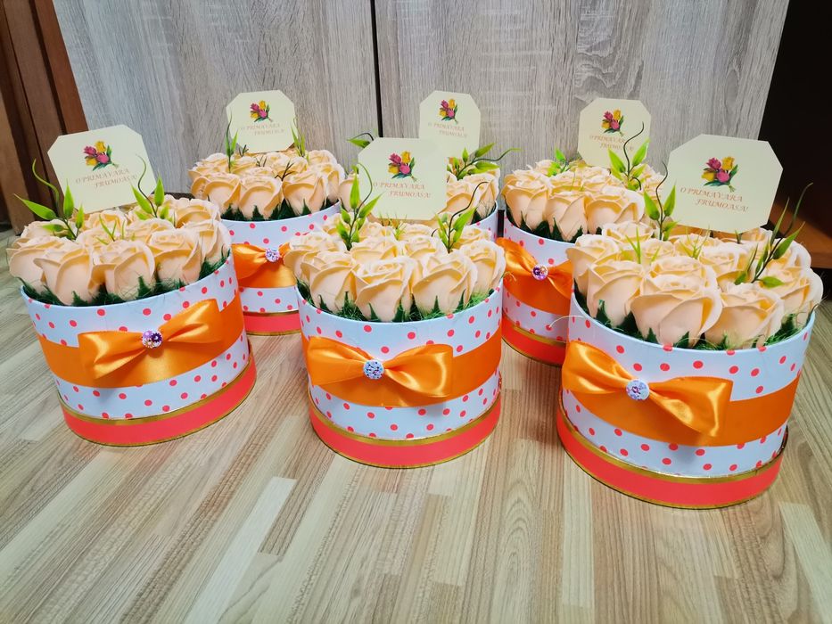 Aranjamente cadouri flori din săpun Paște iepuraș