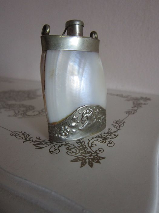 cadou rar Antic Victorian Mother of pearl Sticlă parfum handmade 1920