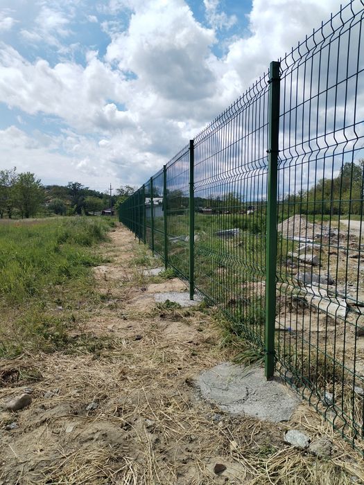 Împrejmuiește gradina ta cu un gard durabil.