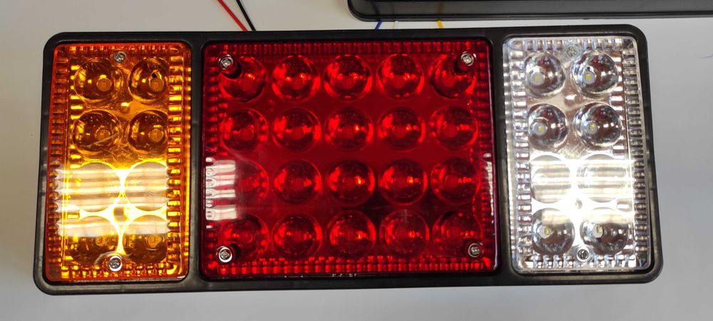 Комплект LED ЛЕД Диодни Стопове, Стоп, Задни светлини с 4 Функции, 12V