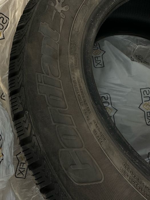 Зимние шины 235/65/17