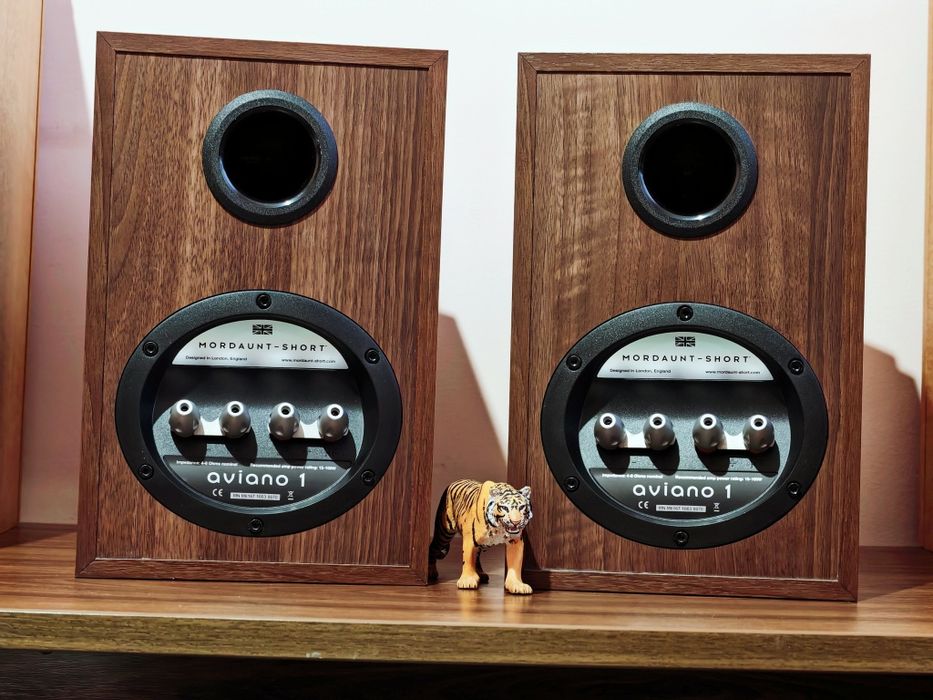 Mourdaunt Short Aviano 1. Boxe britanice nobile. Noi. Preț fix !