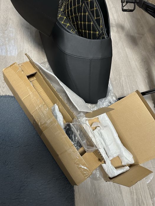 Cutii, genti, coburi, paniere, Kawasaki, Harley, Suzuki, Yamaha, Hon