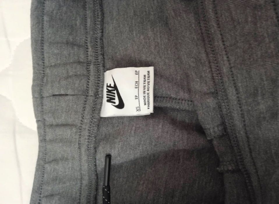 Nike x Liverpool tech fleece панталон
