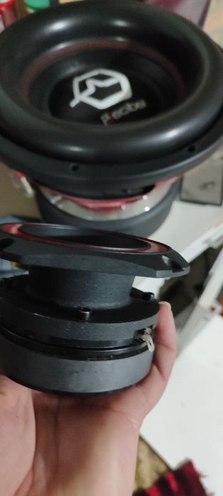 Сабвуфер сотилади.