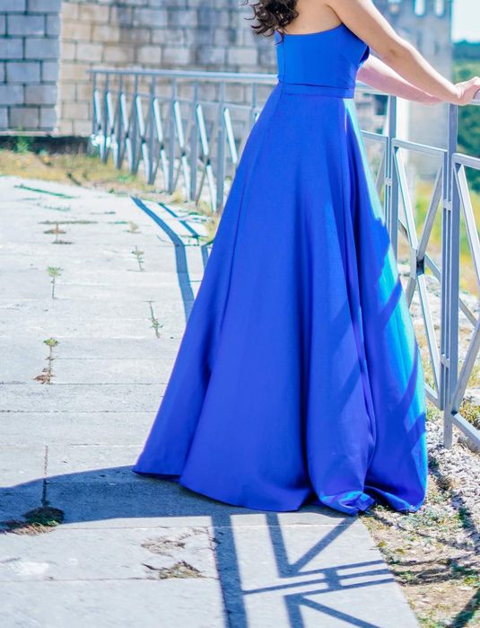 Официална синя рокля