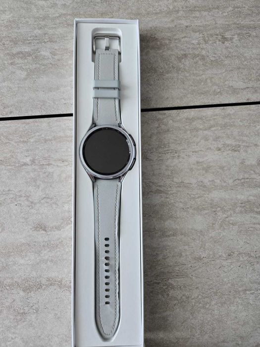 Продам часы Самсунг Galaxy Watch 6 Classik 47mm