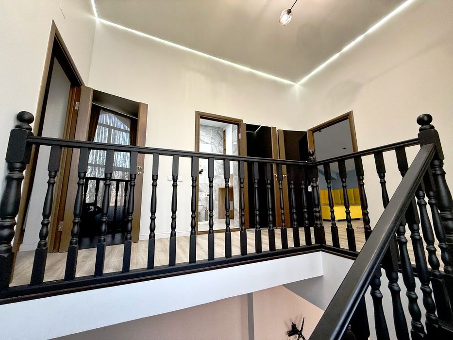 Квартира с современным ремонтом в таунхаусе