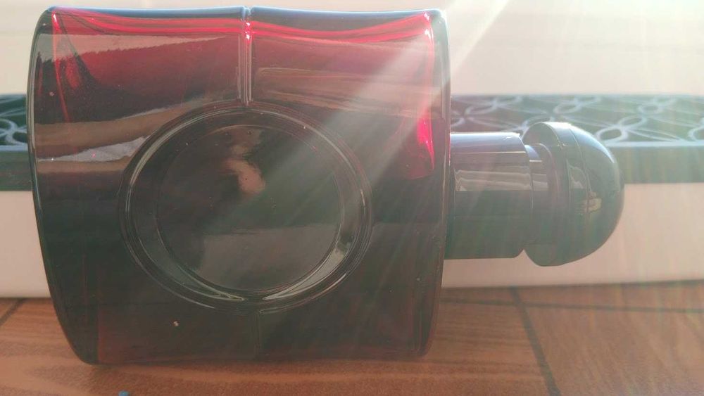 Yves Saint Laurent Black Opium Over Red si portfard Vito and Joe