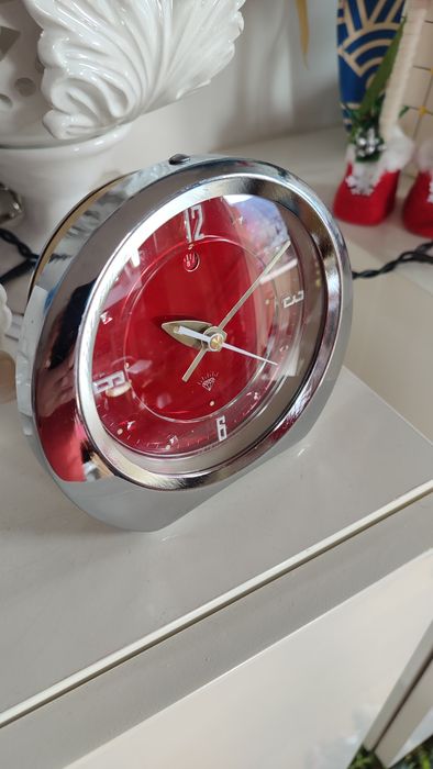 Стар часовник будилник отличен