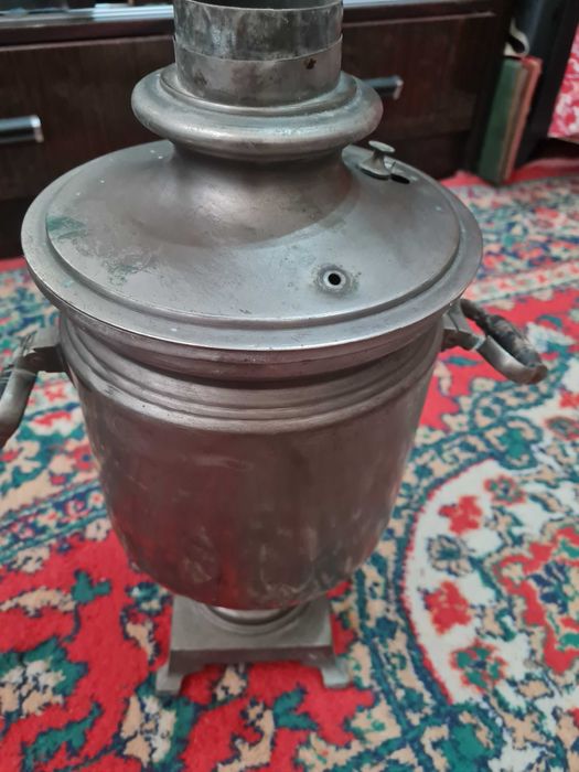 Кадимий самовар сотилади