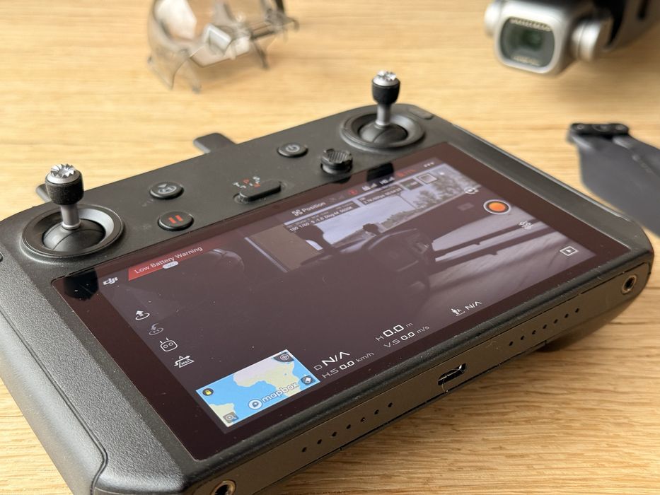 Mavic 2  cu Controller cu ecran tactil. Putin folosita!