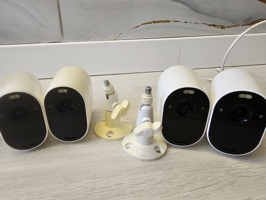 Camere supraveghere arlo essential/panouri solare