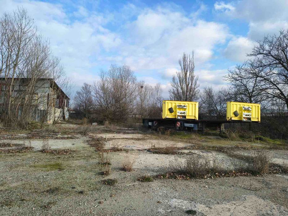 Паркомясто за строителна техника и камиони