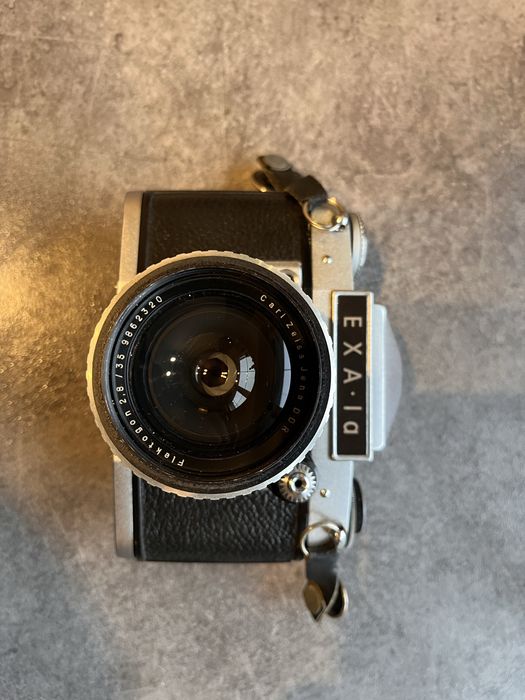 Vând Exa 1a + Carl Zeiss Jena Flektogon 35 mm f/2.8