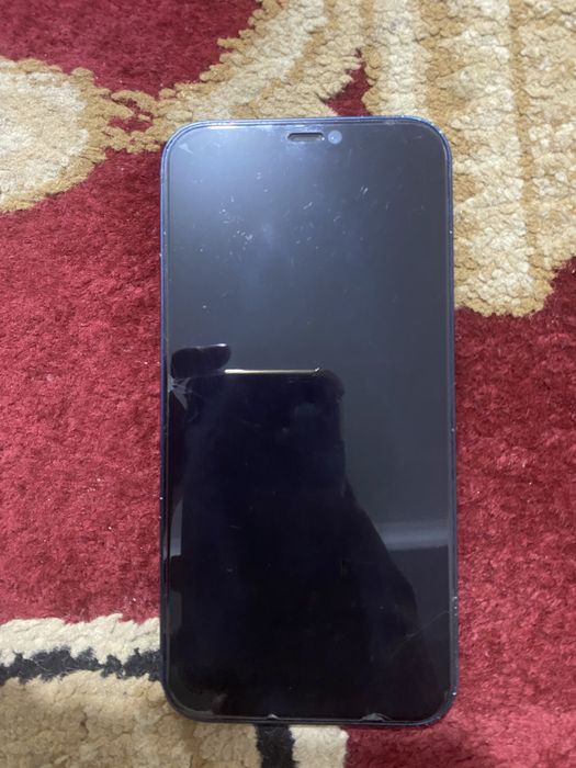 Iphone 12.