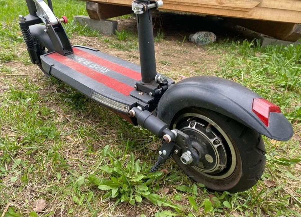 Электросамакот Куго м4 про сиденялик