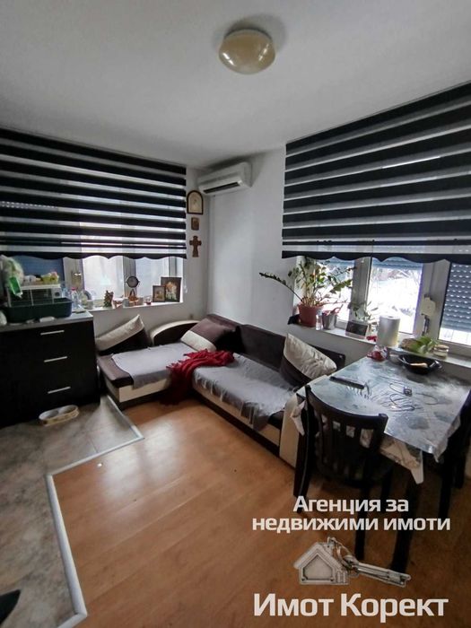 Имот Корект продава Етаж от къща,1/2 таван, 1/2 партер и 1/2 таван