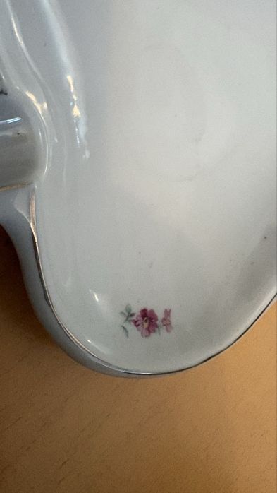 Порцеланов пепелник