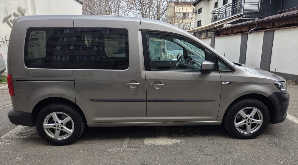 Vw Caddy 2.0 TDI  Euro 6 an 2017 autoturism 5 locuri.