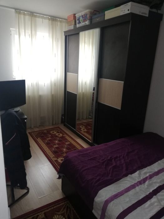 Vand apartament 2 camere str Banat