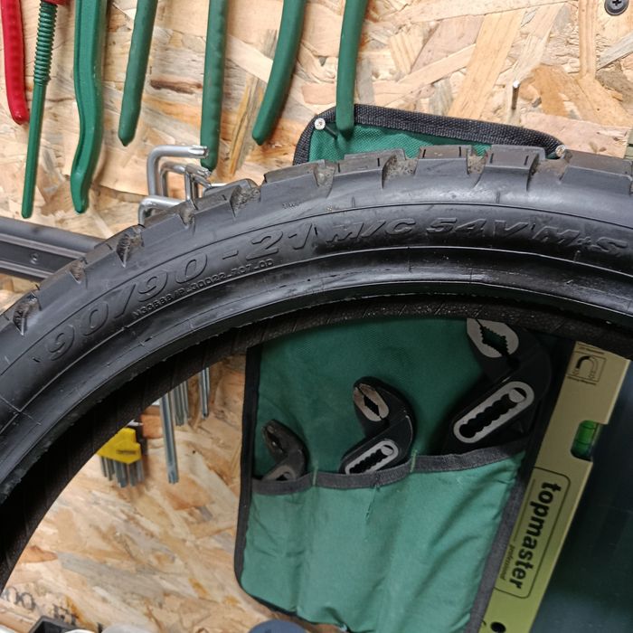 Pirelli scorpion 17" / 21"