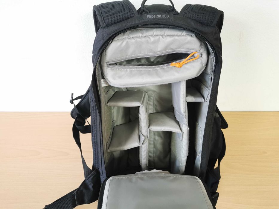 Lowepro Flipside 300 чанта - раница за фотоапарат