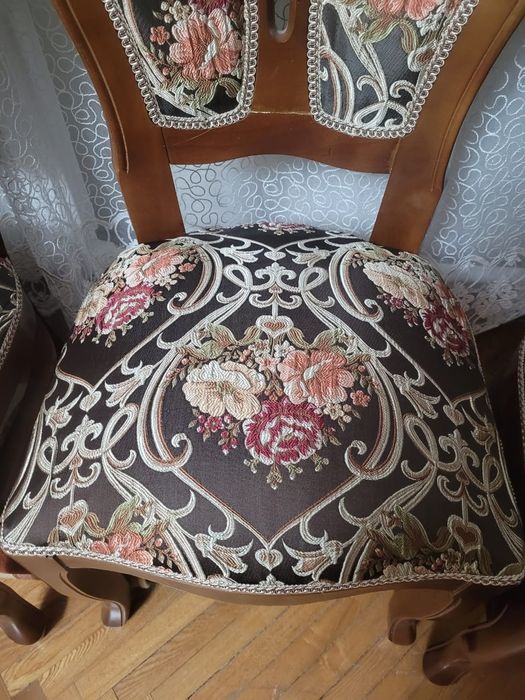 Стулья деревянные