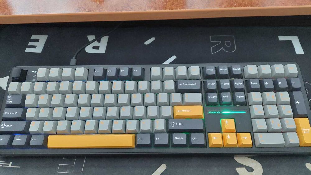 Aula F108 Механична клавиатура hot swap / brown switch