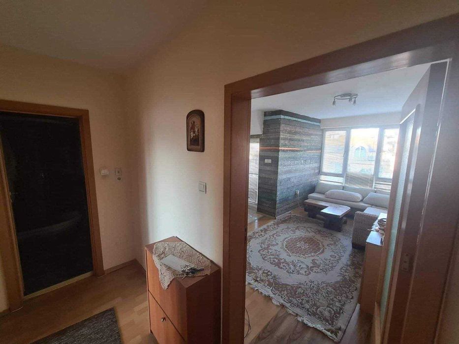 Дава се под наем Двустаен апартамент в Бургас, Център - 50 кв.м за 204 € - Снимка #3