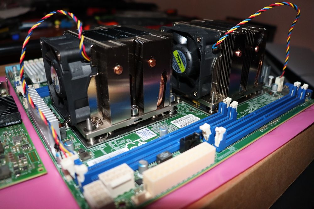Kit WS/Server 44 Cores/88Th Gold 6152 + SuperMicro X11DR-i + 2x Cooler 2U LGA3647 + 2x 10GbE X540-T2 Bonus