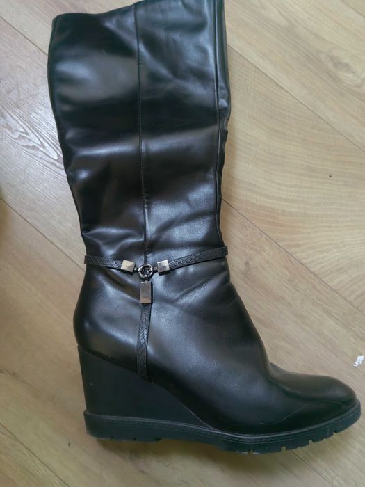 Дамски черни ботуши