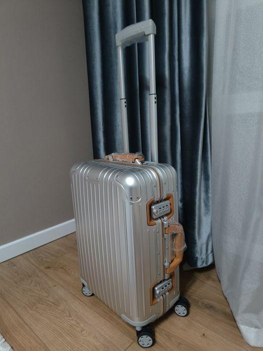 Чемодан Римова (Rimova)