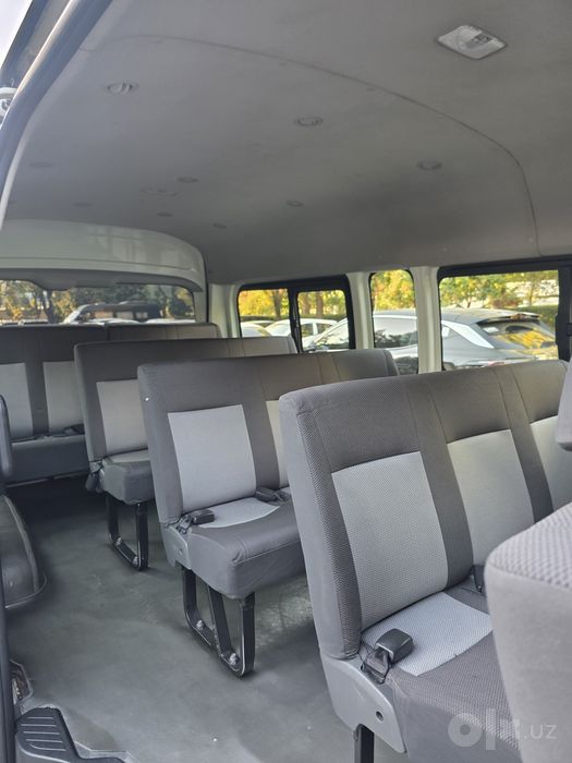 Toyota Hiace sotiladi srochna