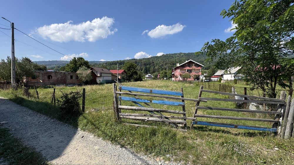 Vand teren intravilan  (Moisei)