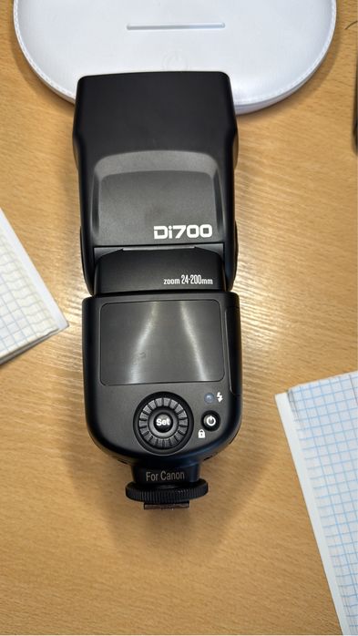 Продам вспышку Nissin Di700