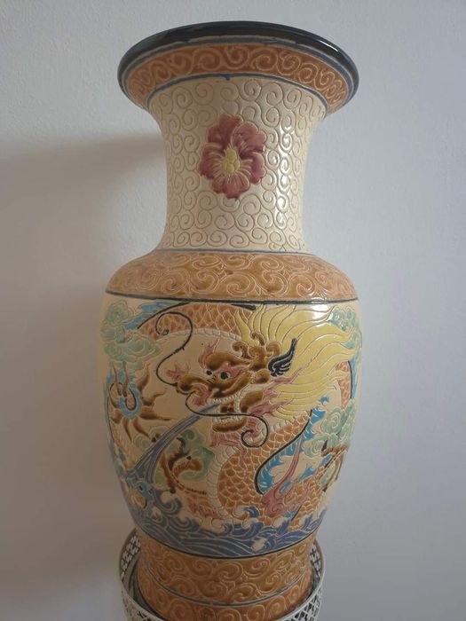 Голяма керамична ваза