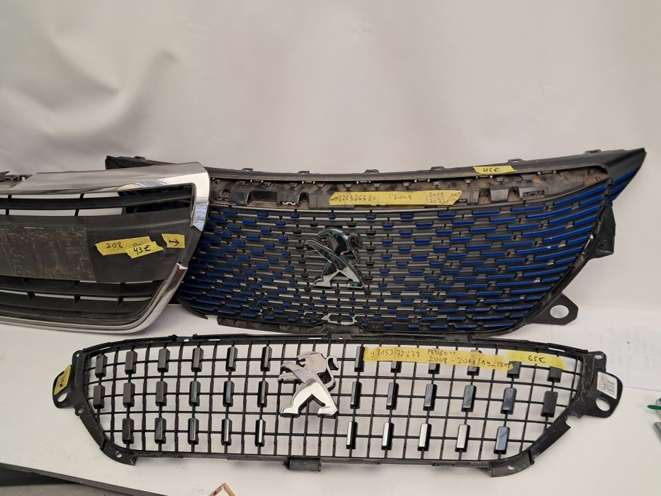 Грил решетка Peugeot 208 Peugeot 2008 2016/24 г