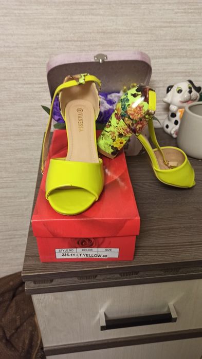 Босоножки Vanessa