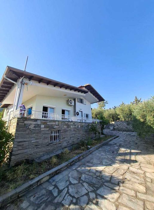 Продава къща 75м2 с изглед към морето двор 2000м2 в Аспровалта, Гърция