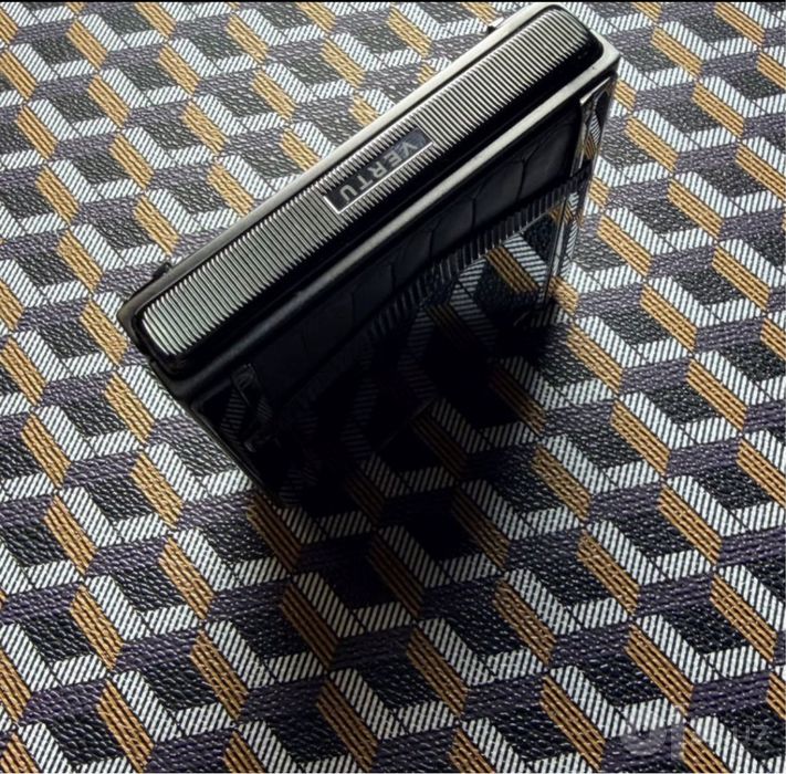 Vertu IRONFLIP, 12/512 ГБ, 2 SIM