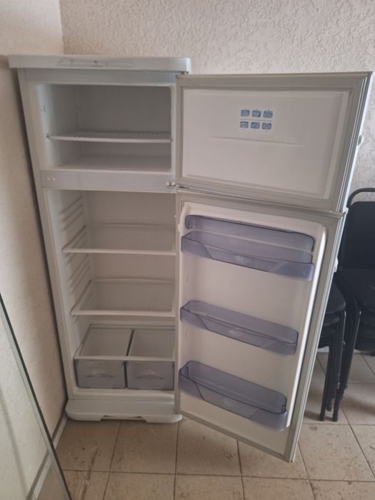 Холодильник Бирюса