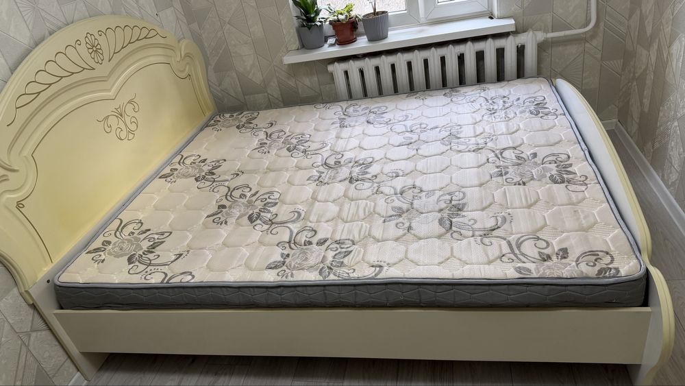 Двухспальная кровать