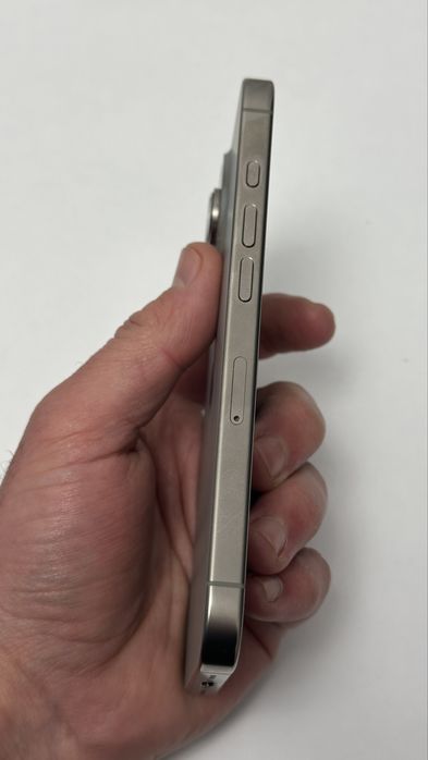 16 pro 256gb 95% baterie